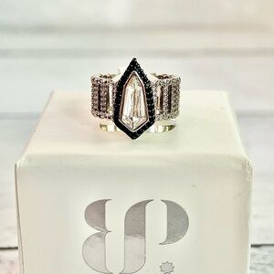 Stunning Silver and Black Geometric Ring
